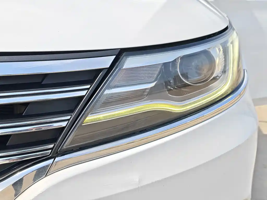 Roewe i6 Classic — миниатюра 7