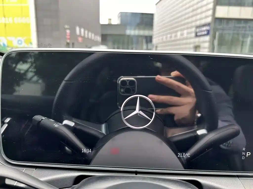 Mercedes-Benz C-Class — миниатюра 4