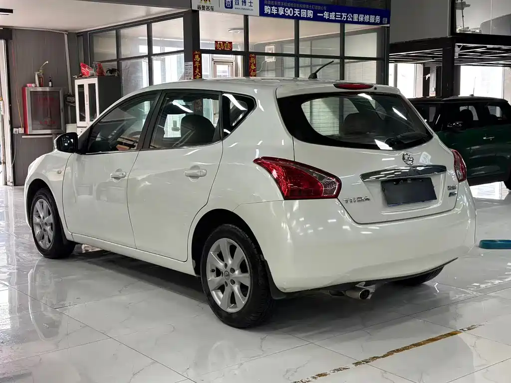 Nissan Tiida — миниатюра 5
