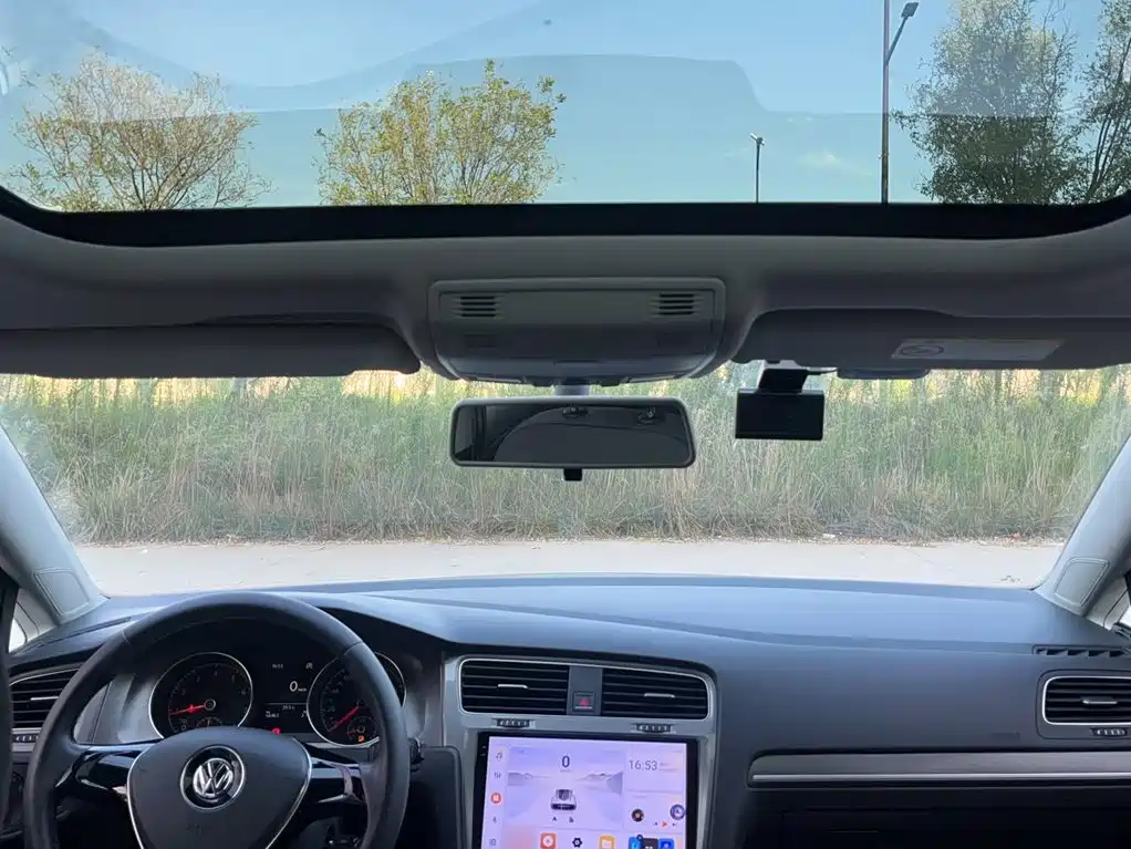 Volkswagen Golf — миниатюра 18