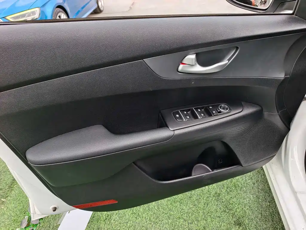 Kia K3 — миниатюра 8