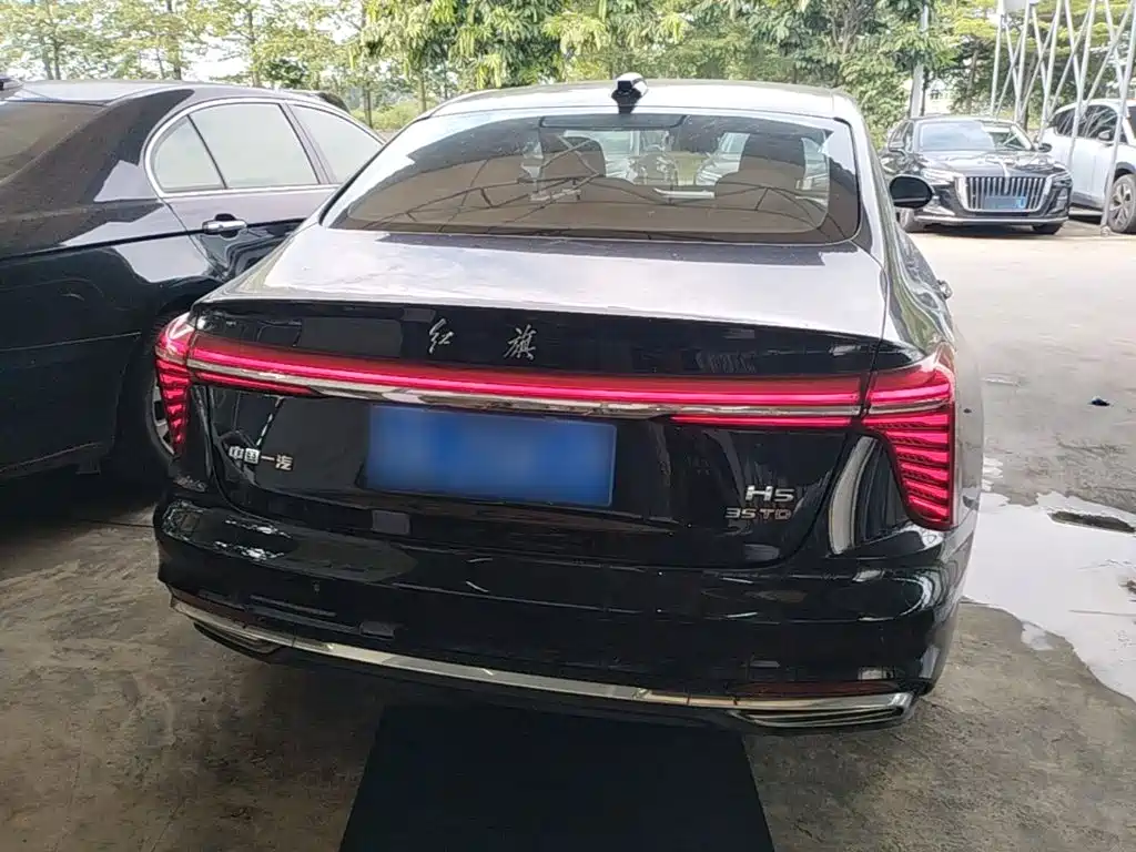 Hongqi Hongqi H5 — миниатюра 6