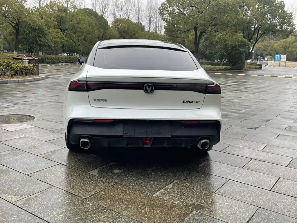 Changan UNI-V 2022 1.5T Luxury