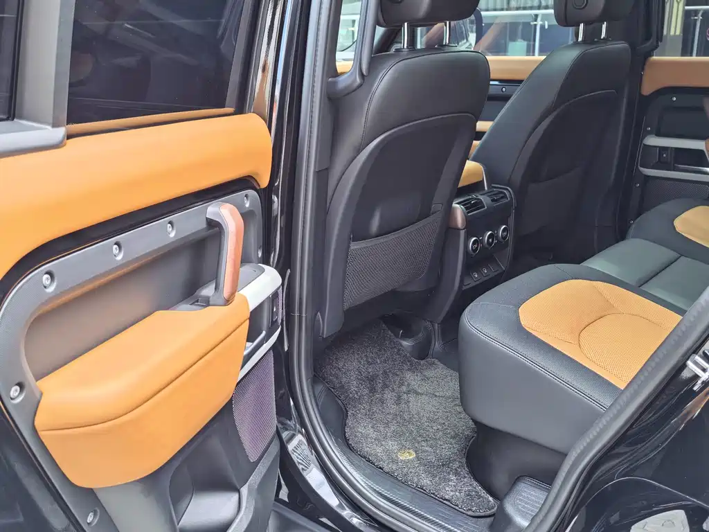Land Rover Defender — миниатюра 16