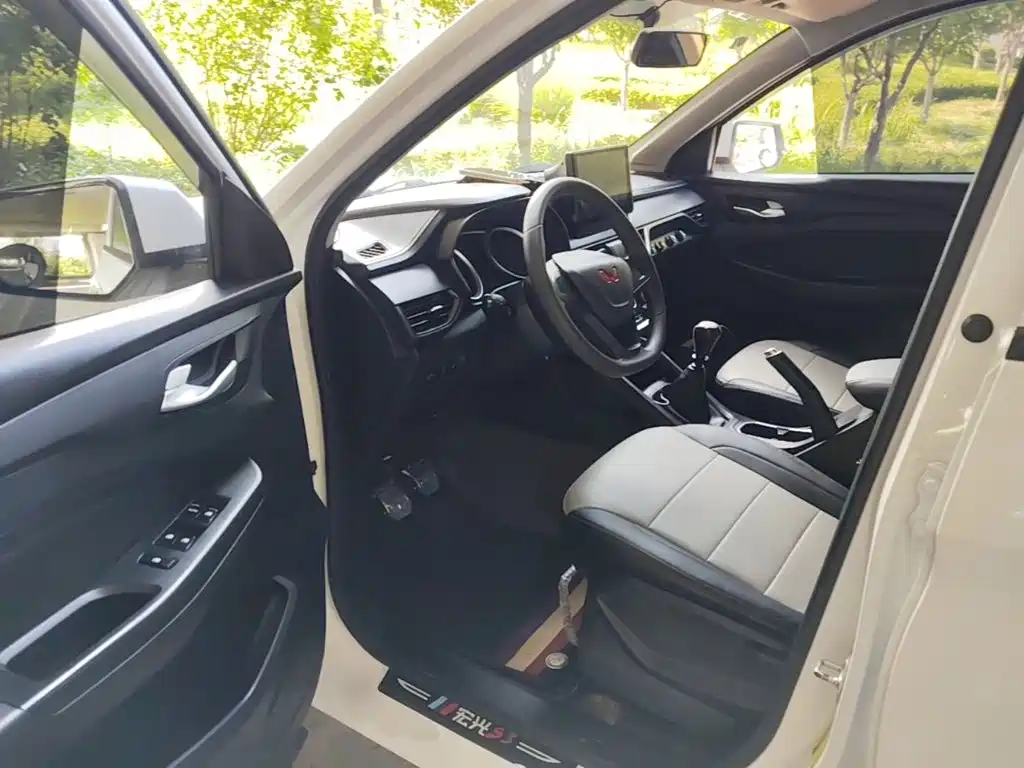 Wuling Hongguang S3 — миниатюра 16