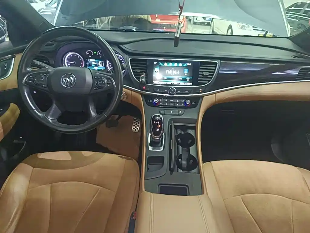Buick LaCrosse — миниатюра 10