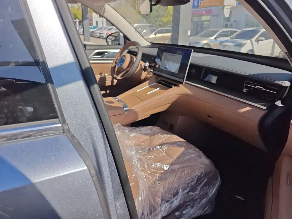 Wuling Xingguang L — миниатюра 4