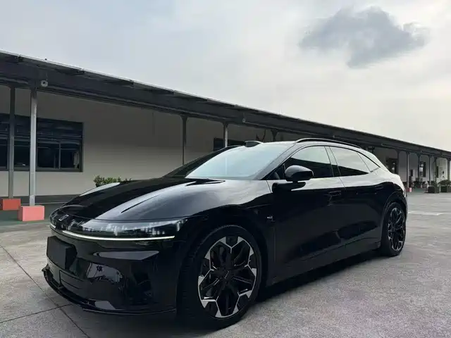 2025 Zeekr 007