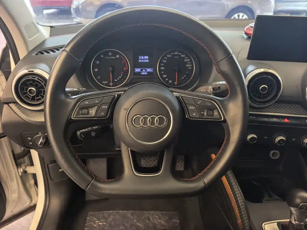 Audi Q2L — миниатюра 5