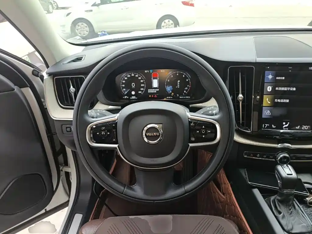 Volvo XC60 — миниатюра 11