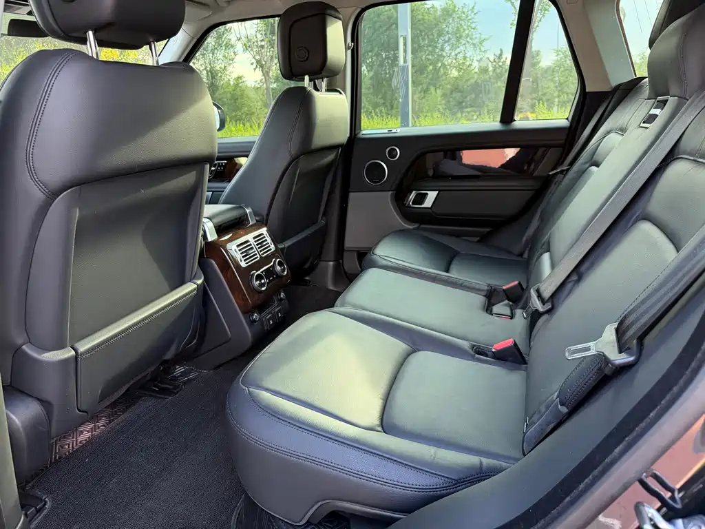 Land Rover Range Rover 2022 3.0 L6 360PS