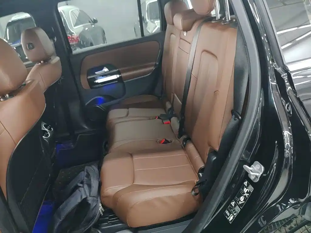 Mercedes-Benz GLB — миниатюра 17