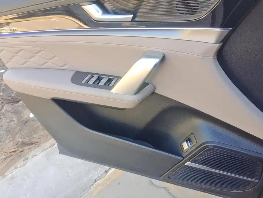 BYD Tang New Energy — миниатюра 7