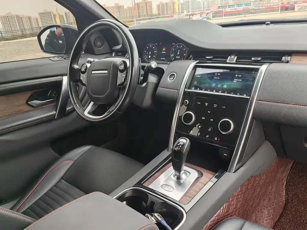 LAND ROVER DISCOVER SPORTS