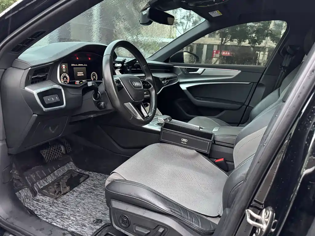 Audi A6L 2022 40 TFSI Luxury