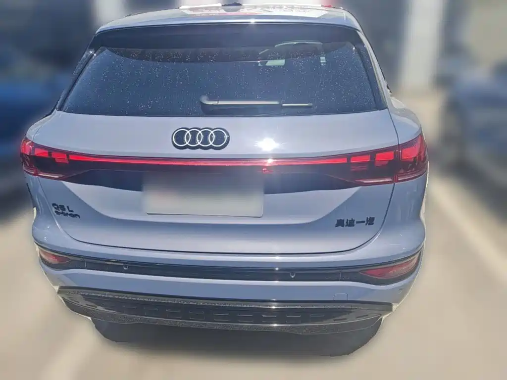 Audi Q6L e-tron — миниатюра 8