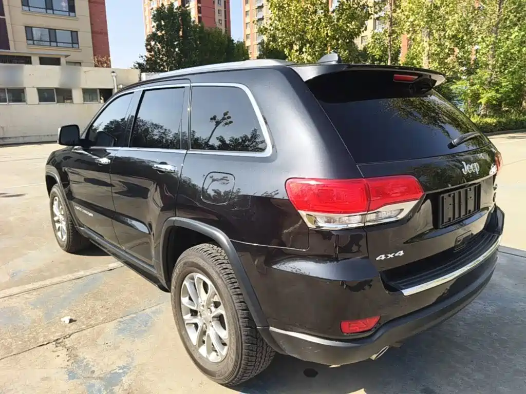 Jeep Grand Cherokee (Import) — миниатюра 5