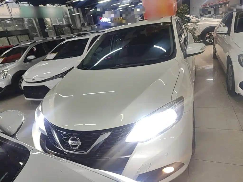 Nissan Tiida — миниатюра 3
