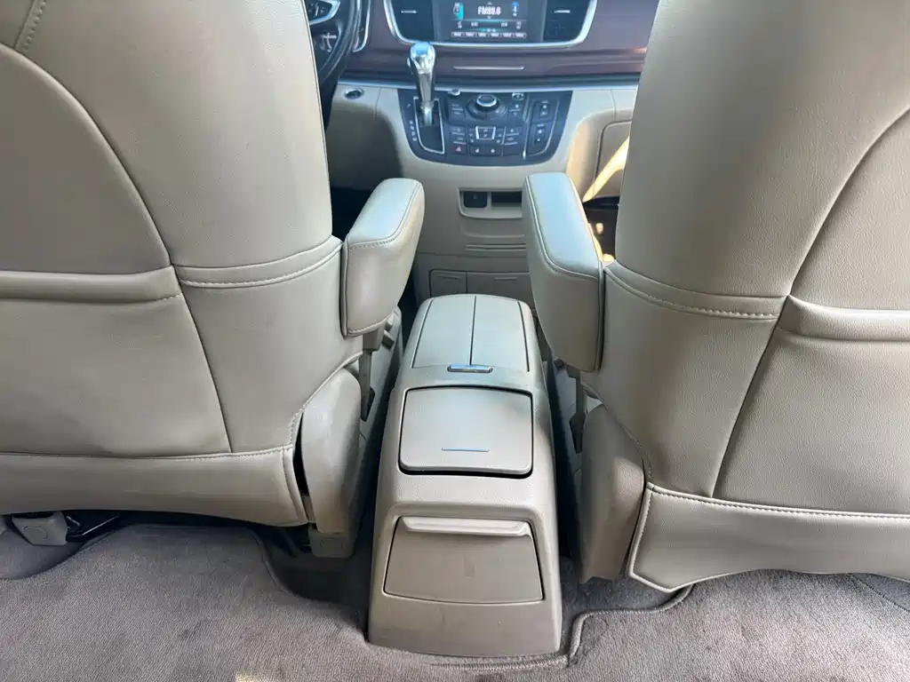 Buick GL8 — миниатюра 13