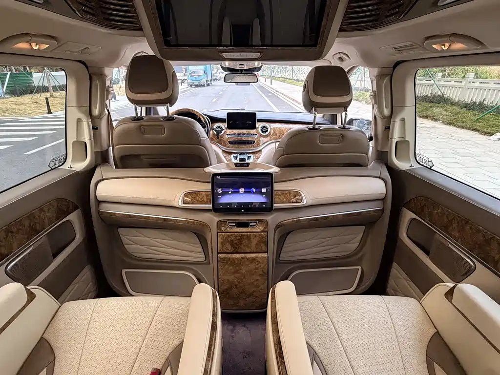 MERCEDES-BENZ V CLASS