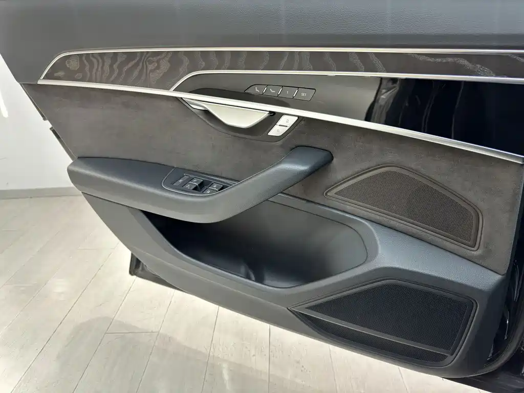 Audi A8 — миниатюра 15