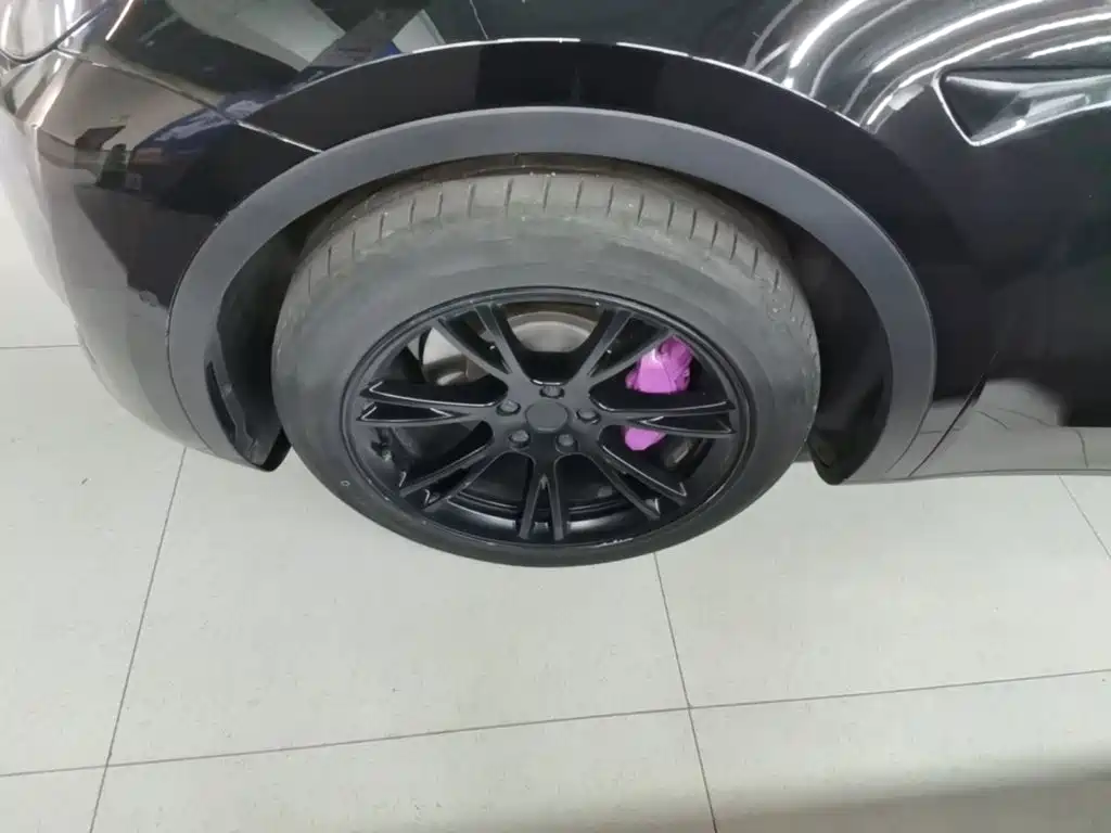Tesla Model Y — миниатюра 23