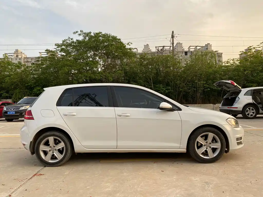 Volkswagen Golf — миниатюра 13