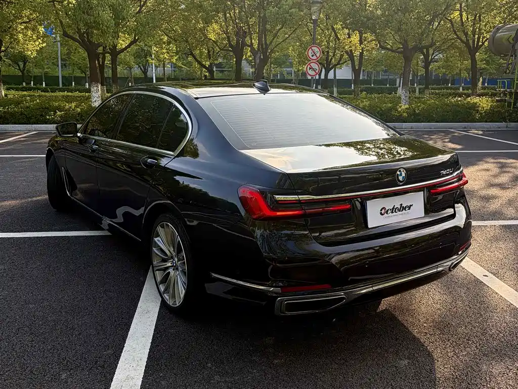 BMW 7 Series — миниатюра 5