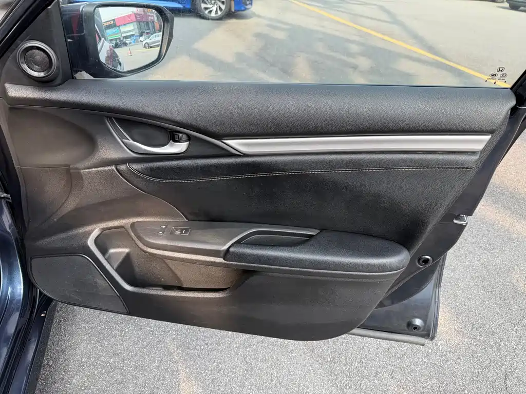 Honda Civic 2019 220TURBO CVT V