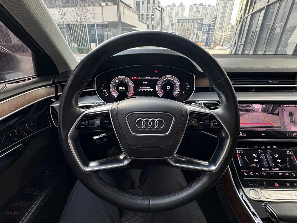 AUDI A8