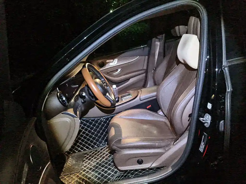 Mercedes-Benz E-Class — миниатюра 8