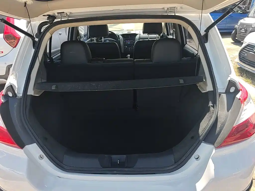 Venucia R50X — миниатюра 19