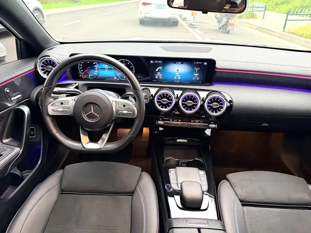Mercedes-Benz A-Class — миниатюра 7