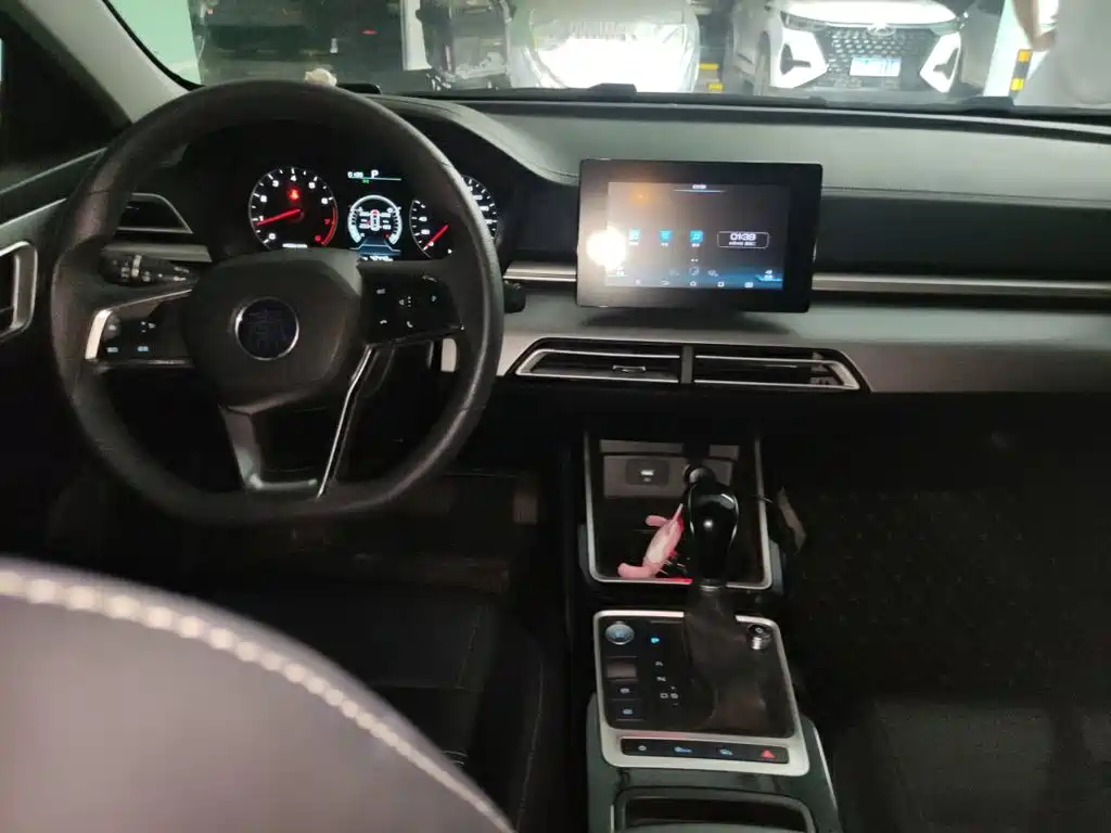 BYD Qin — миниатюра 6