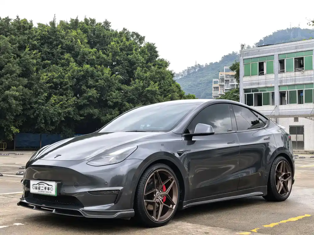 Tesla Model Y 2022