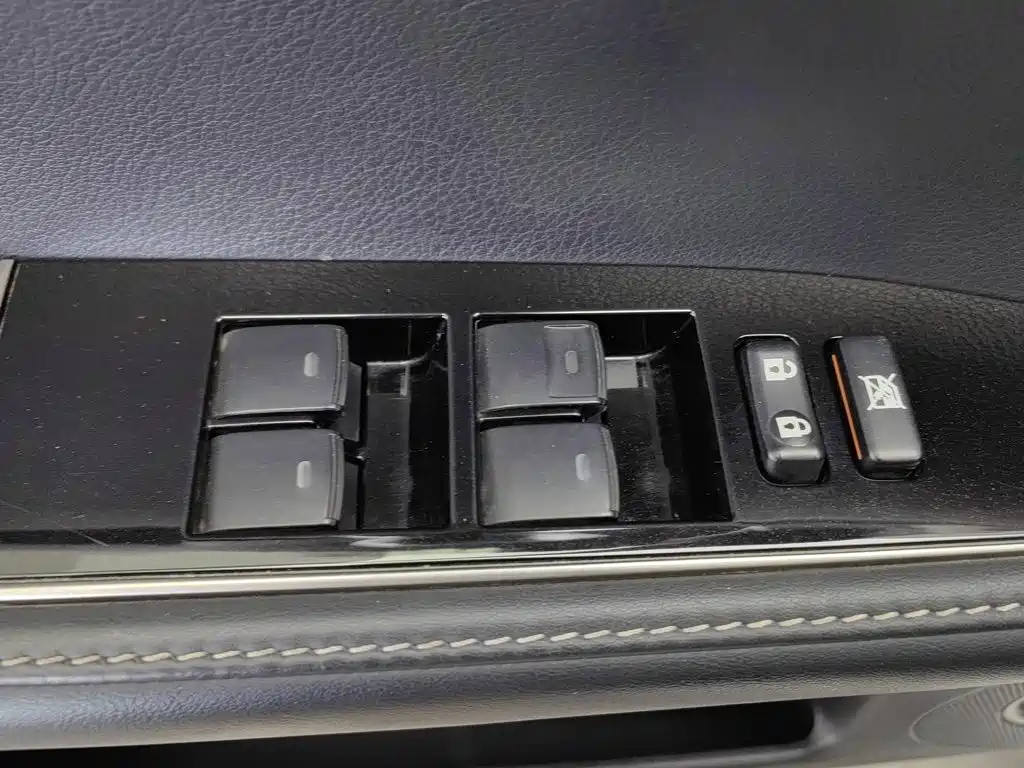 Lexus ES — миниатюра 9