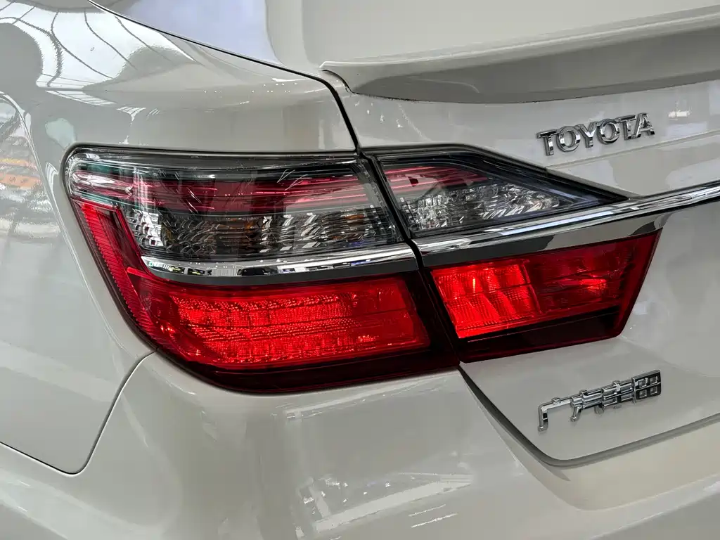 Toyota Camry — миниатюра 16
