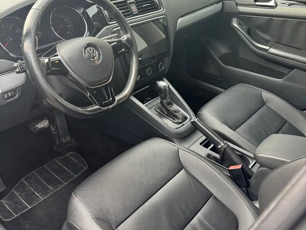 Volkswagen Sagitar — миниатюра 6