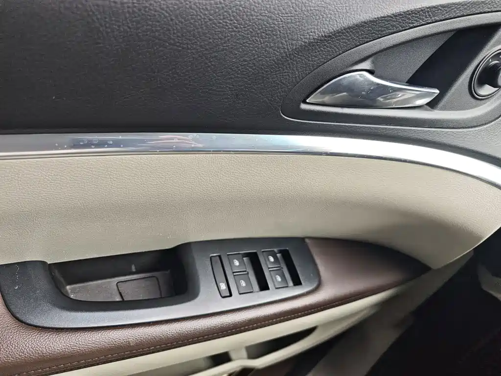 Buick GL8 — миниатюра 10