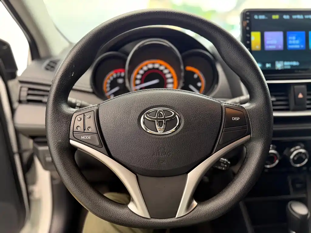 Toyota Yaris L — миниатюра 10