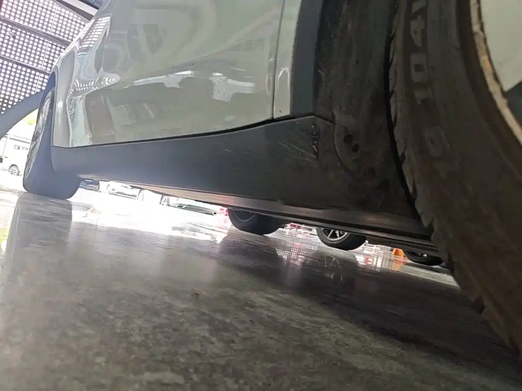 Tesla Model Y — миниатюра 21