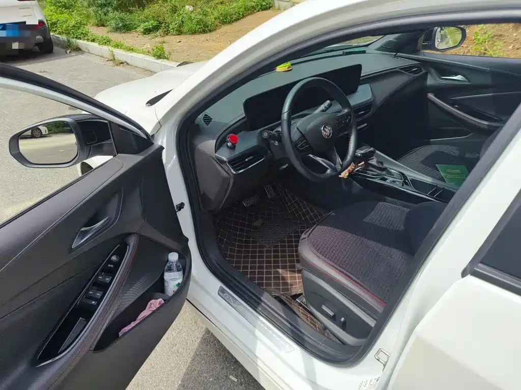Buick Verano — миниатюра 17