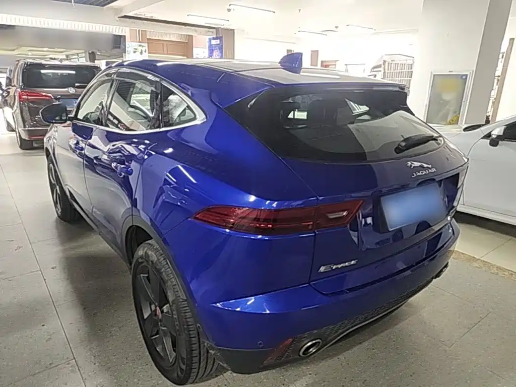 Jaguar E-PACE — миниатюра 5