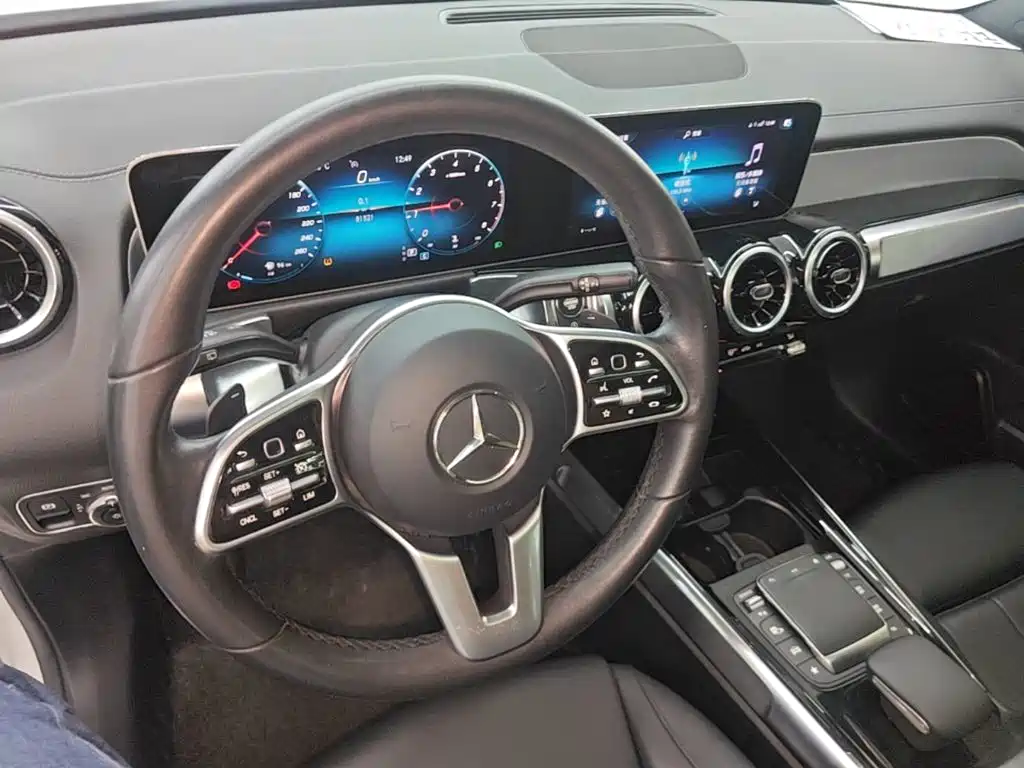 Mercedes-Benz GLB — миниатюра 10