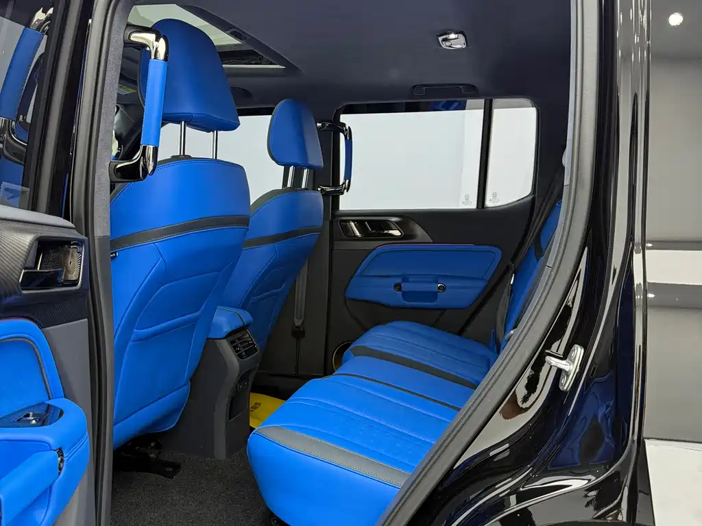 CROSSPEED CO CREATION TANK 300