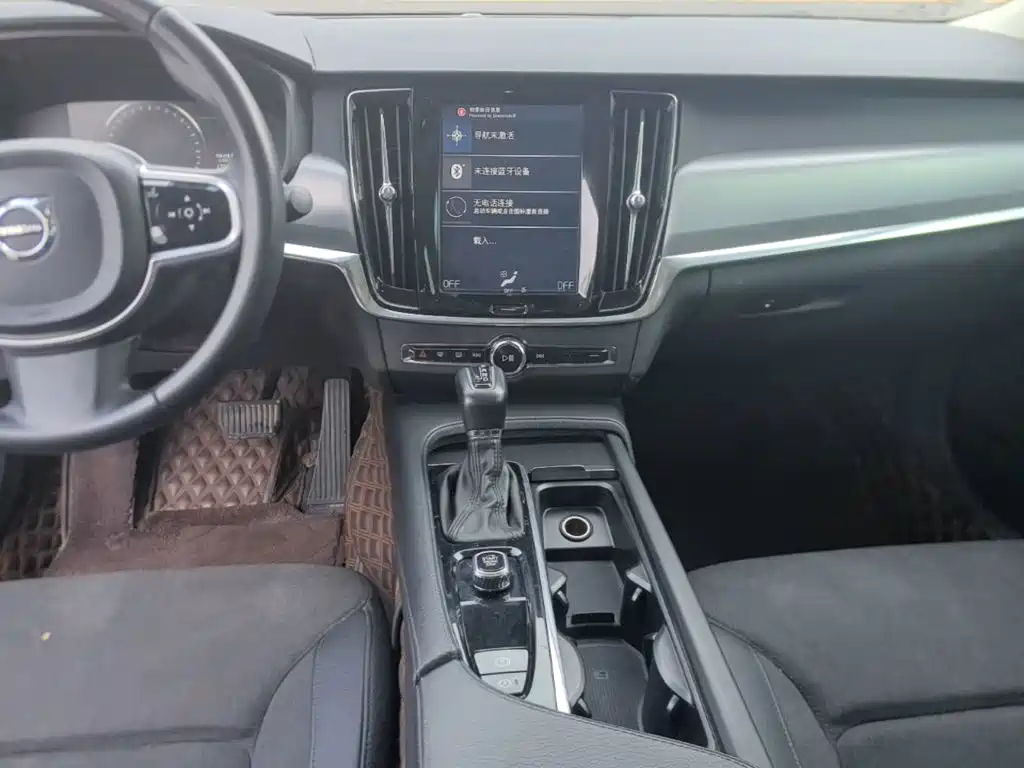 Volvo S90 — миниатюра 13
