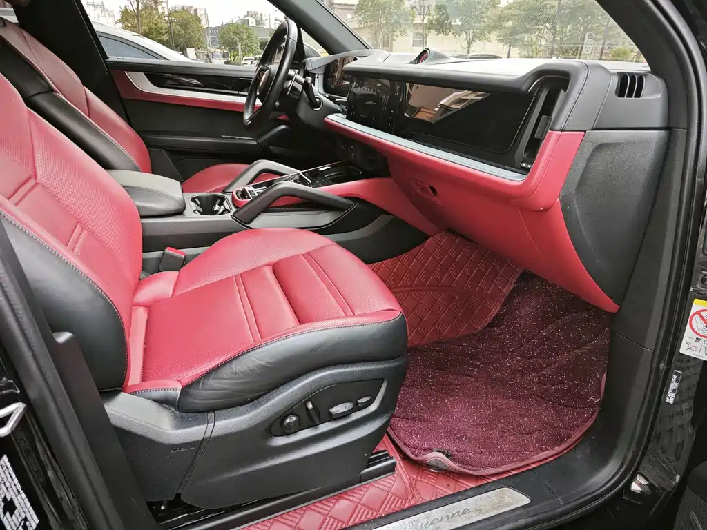 Porsche Cayenne — миниатюра 9