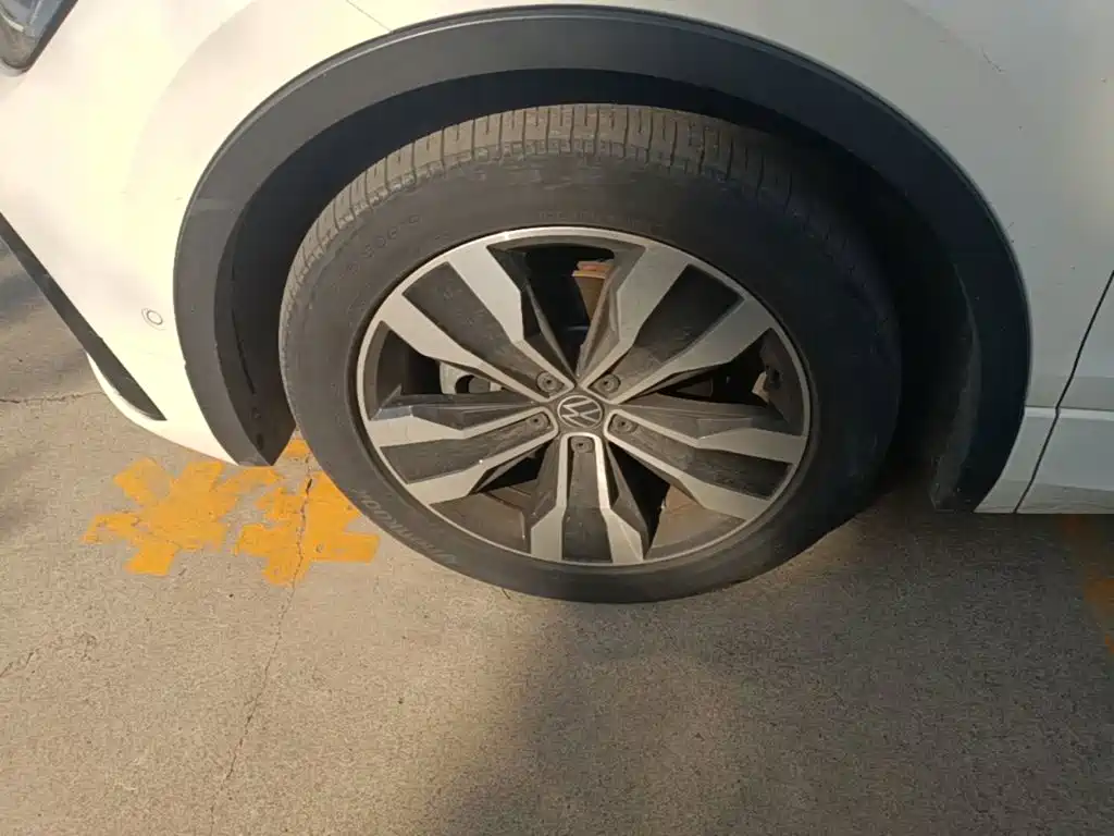 Volkswagen Tiguan L — миниатюра 23
