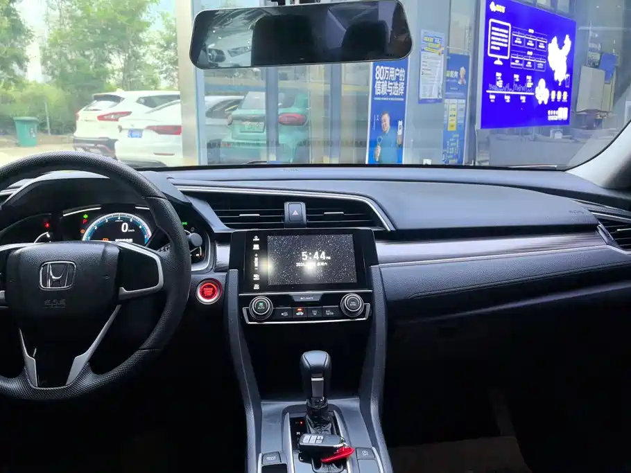 Honda Civic — миниатюра 13