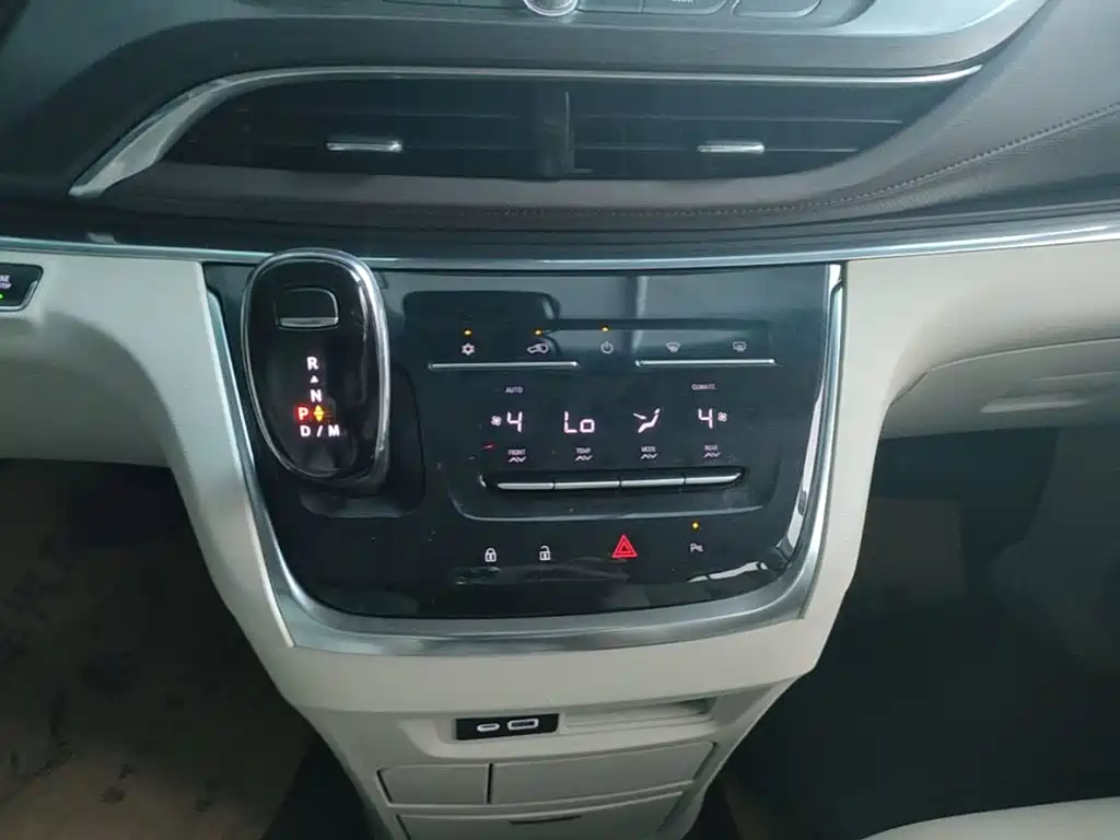 Buick GL8 — миниатюра 14